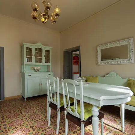 Nomikos Mansion * Karterados (Santorini)