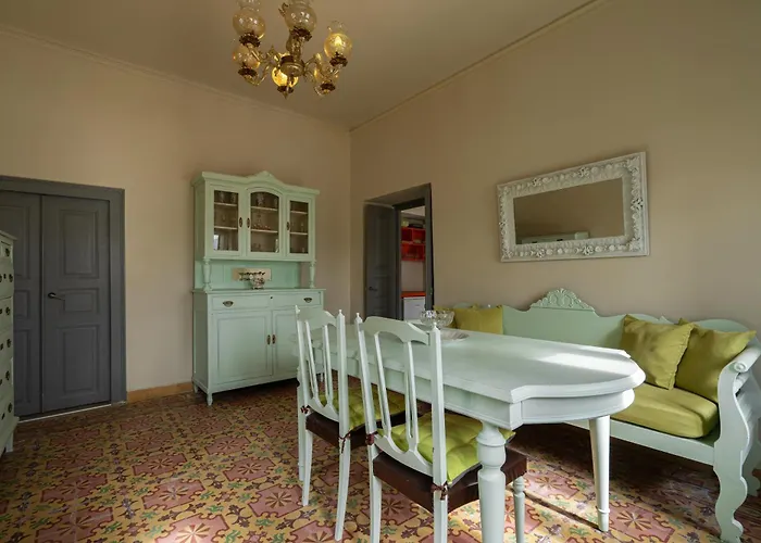 Nomikos Mansion * Karterádosz